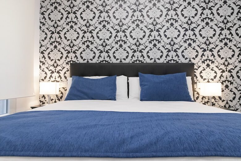 Hotel I Host You