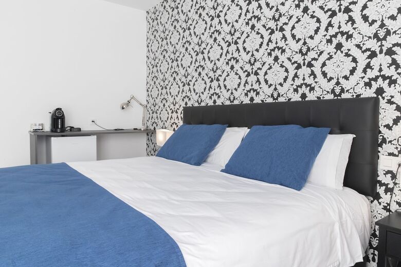 Hotel I Host You