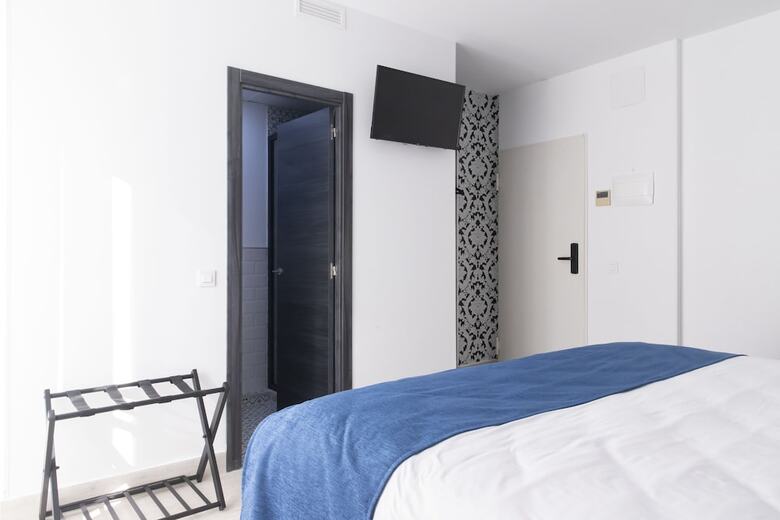 Hotel I Host You