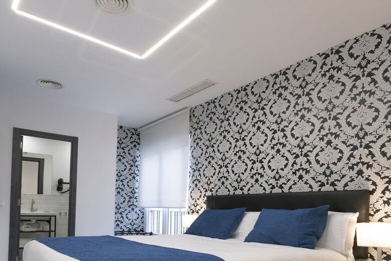 Hotel I Host You