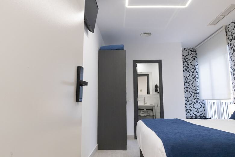 Hotel I Host You