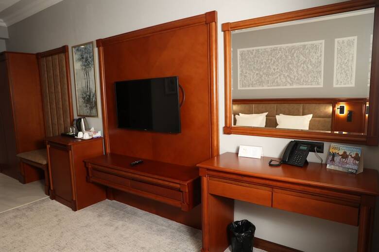 Hotel Mir Luxe Plaza