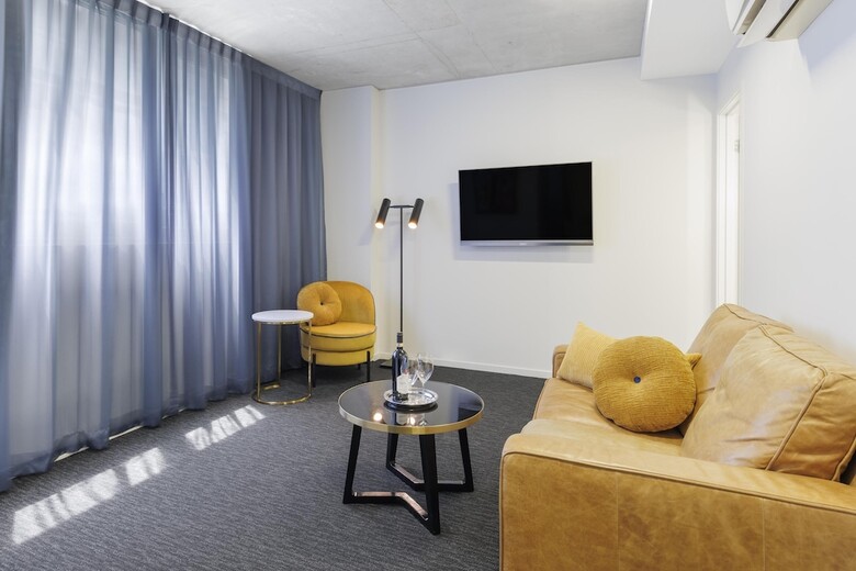 Oaks Melbourne St Kilda Road Hotel