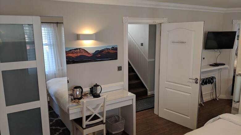 Maclean Guest House