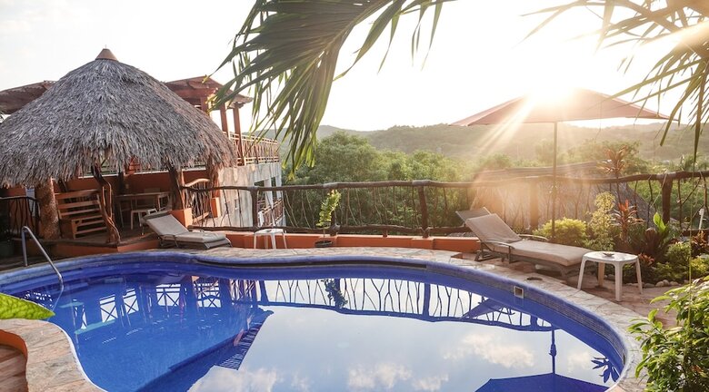Hotel Caba�as Telay�