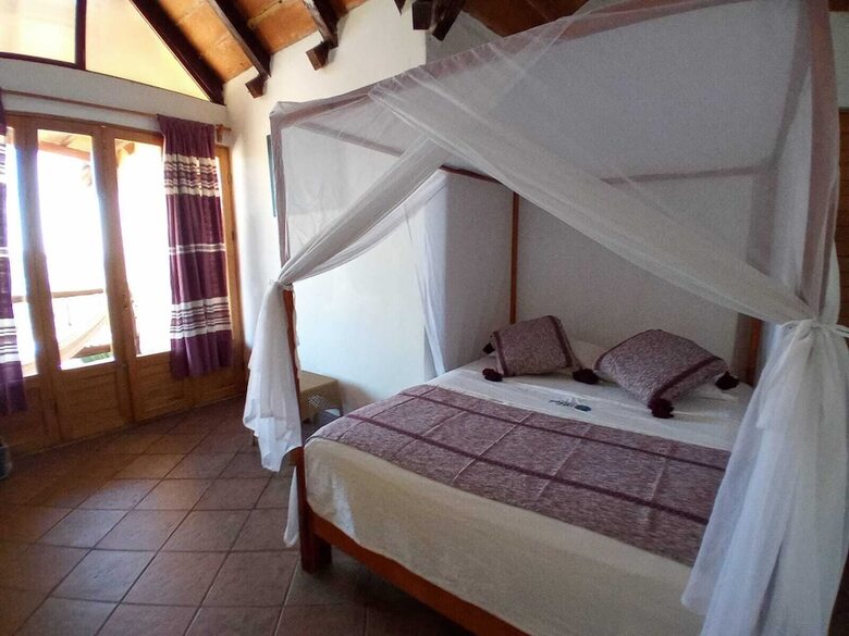 Hotel Caba�as Telay�