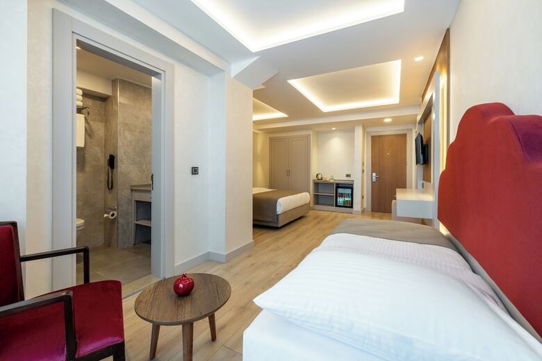 Carina Gold Hotel And Restaurant