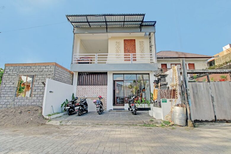 Hotel Collection O 93004 Double D Guest House