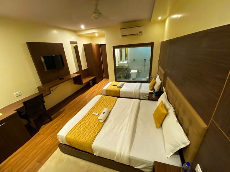 Hotel Pearls Bkc Inn