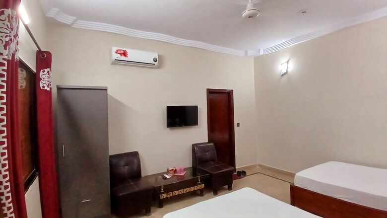 Subhan Palace Guest House Karachi