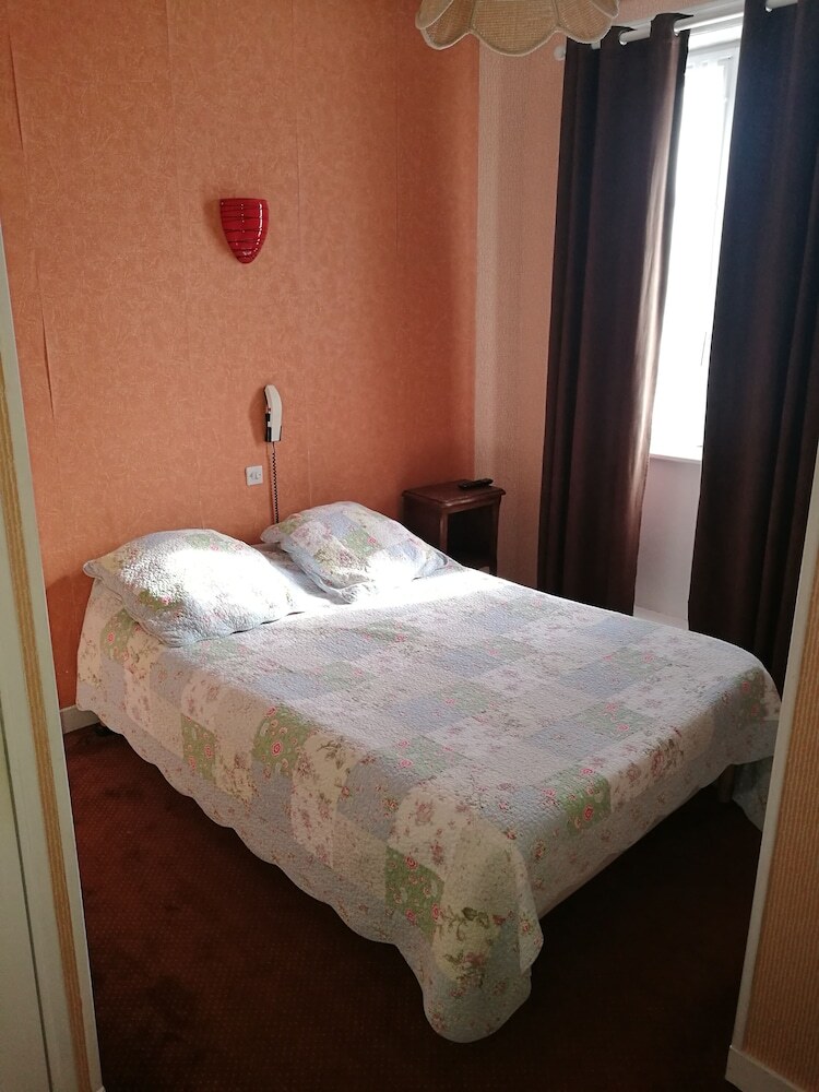 Hotel H�tel Au Jardin St Michel
