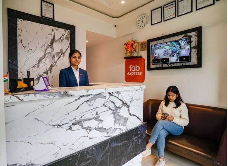 Hotel Fabexpress Park Residency