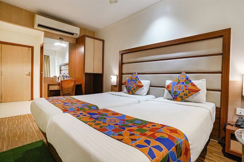 Fabhotel Konar Inn