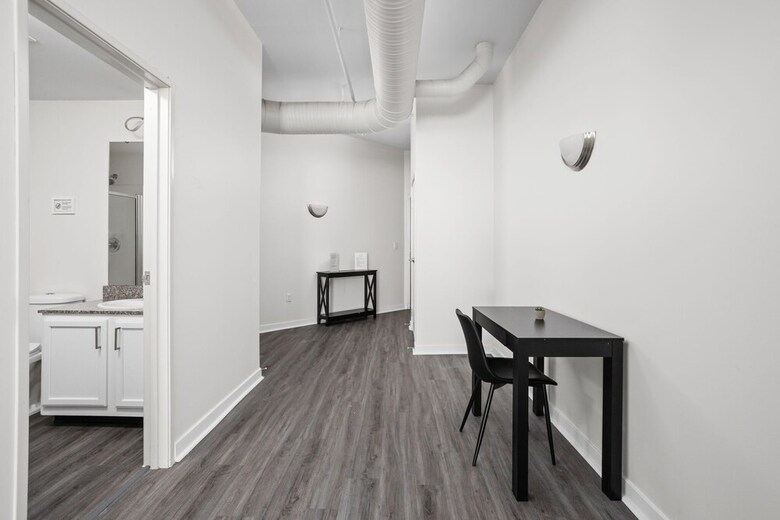 Aparthotel 2br 2ba The Block Apartment - Cozysuites