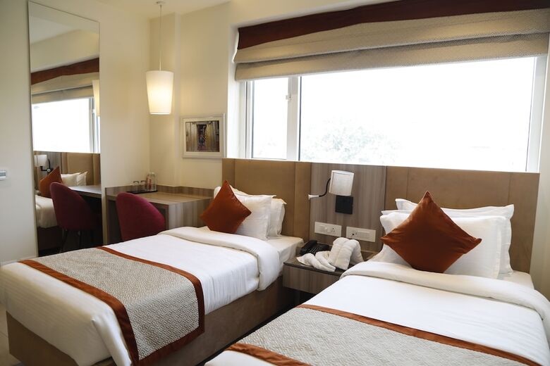 Hotel The Royal Vista
