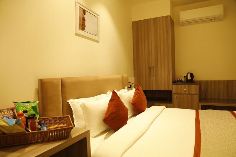 Hotel The Royal Vista