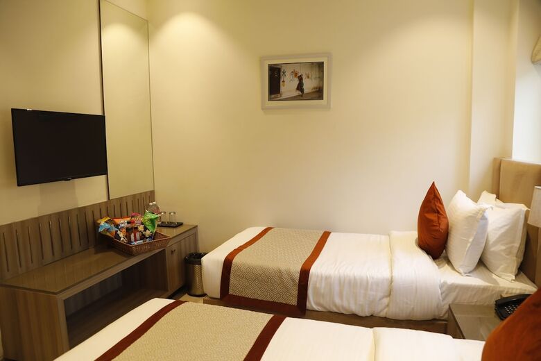 Hotel The Royal Vista