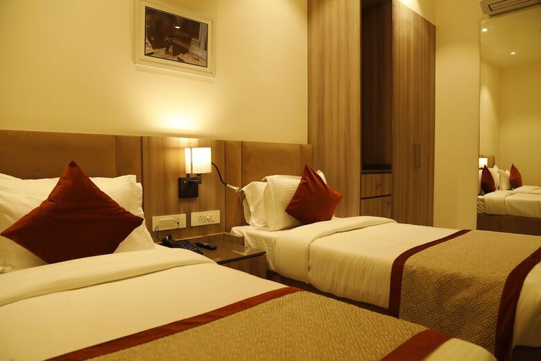 Hotel The Royal Vista
