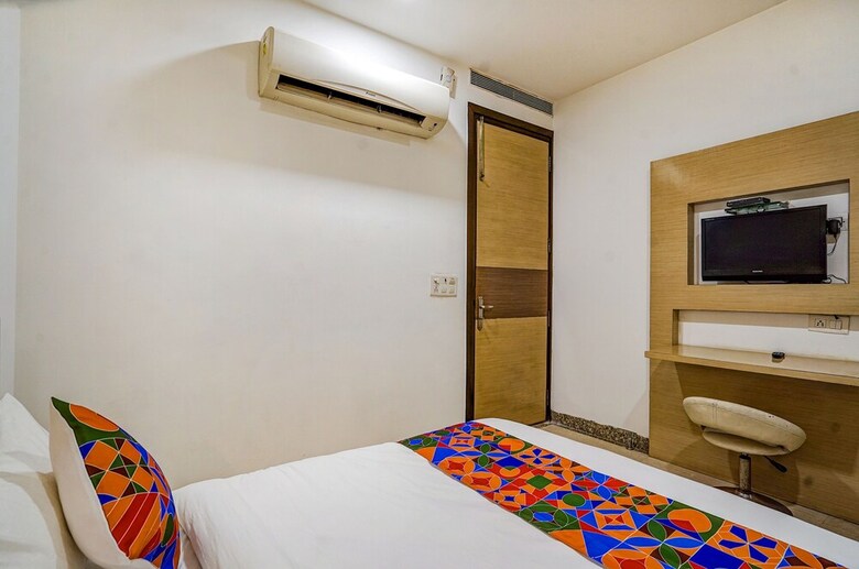 Hotel Fabexpress Vasundhara Suits
