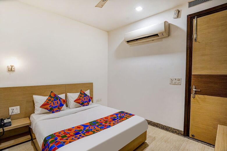 Hotel Fabexpress Vasundhara Suits
