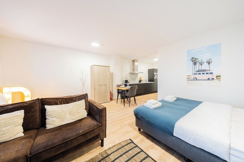 Hotel Alphabet Apartments The Hendrik