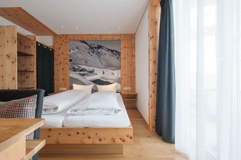 Mondschein Hotel And Chalet
