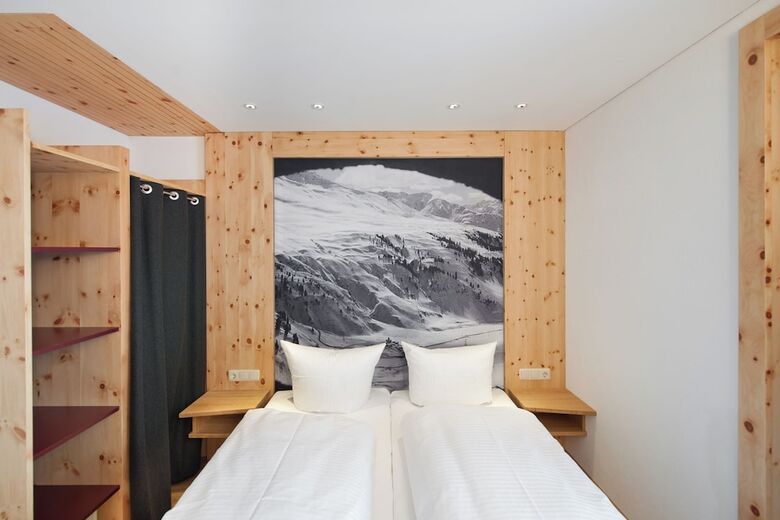 Mondschein Hotel And Chalet