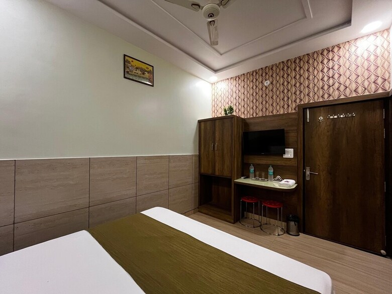 Hotel Taj Nice Point By Taj Sunrise Grp