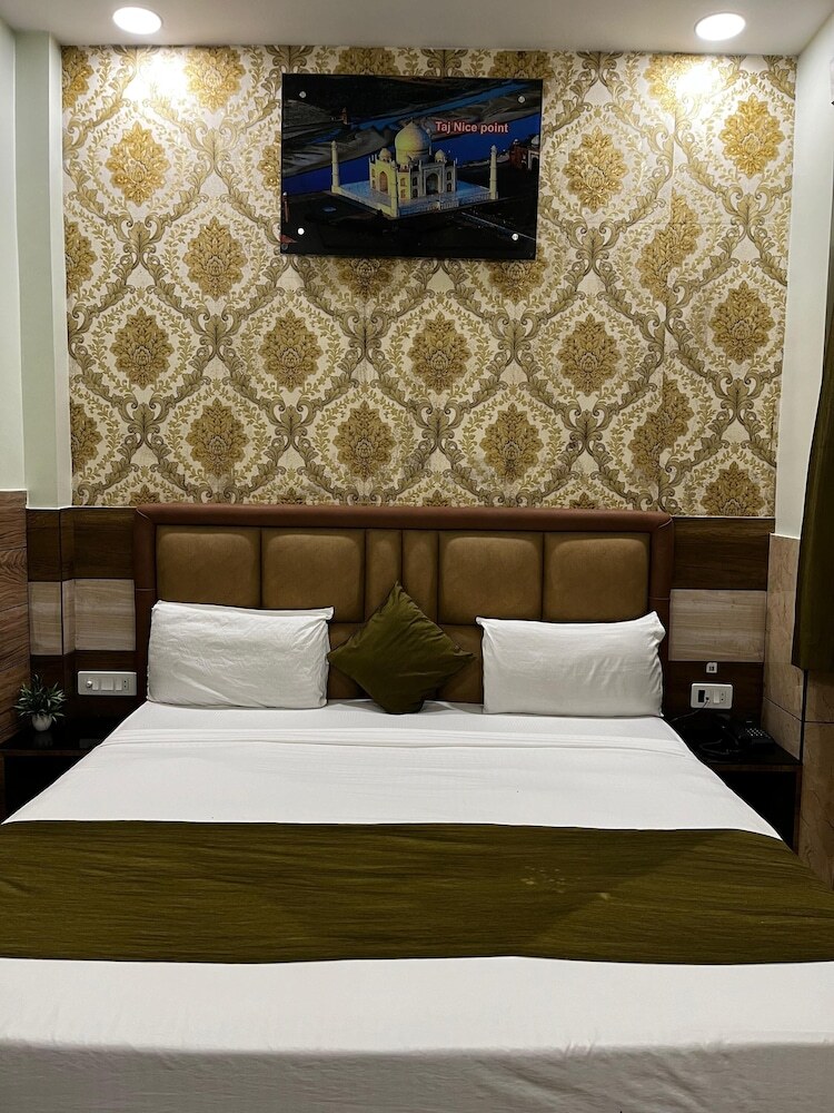 Hotel Taj Nice Point By Taj Sunrise Grp