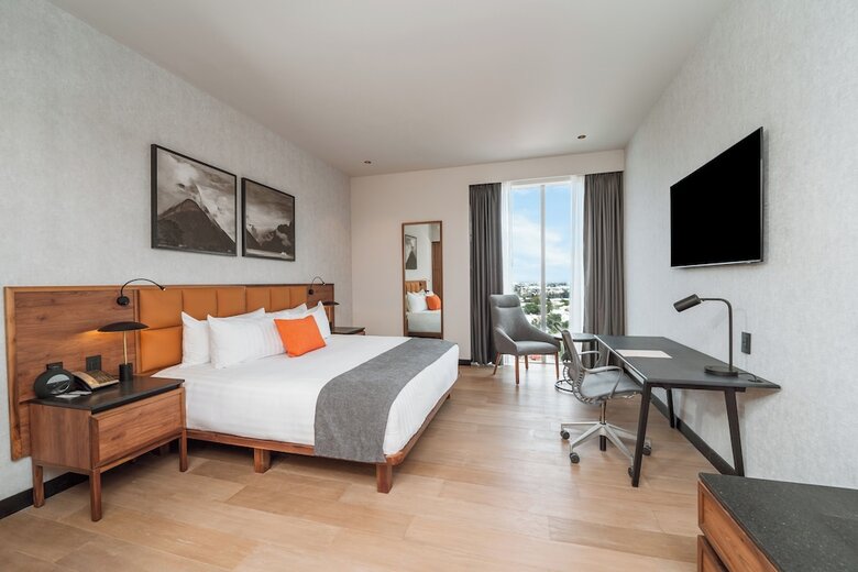 Hotel Galeria Plaza Leon