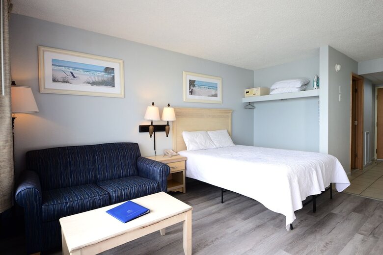 Hotel Holiday Sands North On The Boardwalk