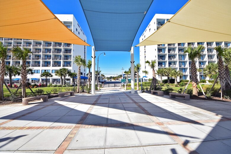 Hotel Holiday Sands North On The Boardwalk