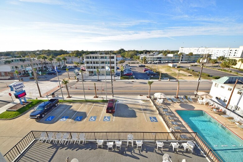 Hotel Holiday Sands North On The Boardwalk