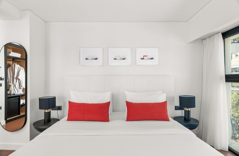 The Athenaeum Luxury Hotel