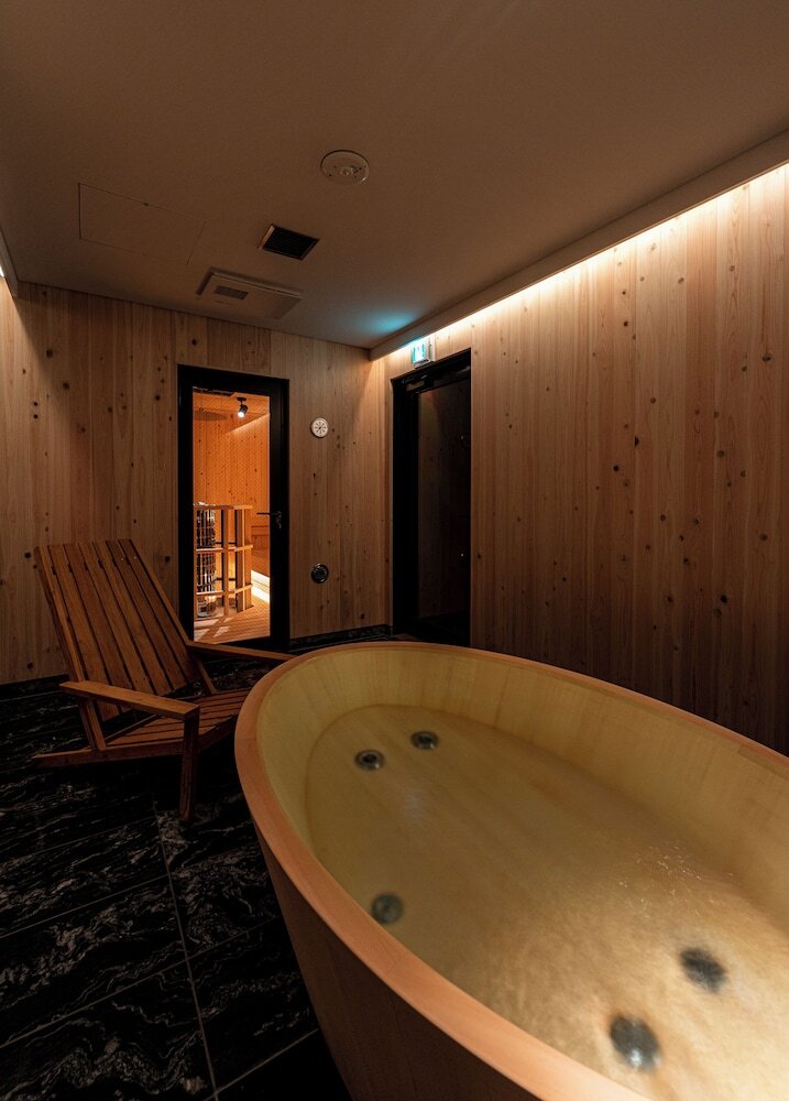 9 Hotel Tenjin