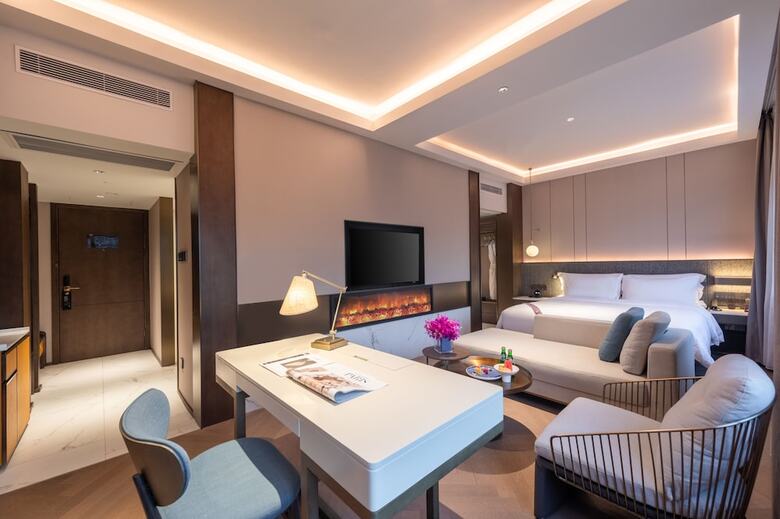 Imperial Traders Elong Hotel
