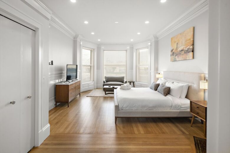 Aparthotel Charlesgate Suites