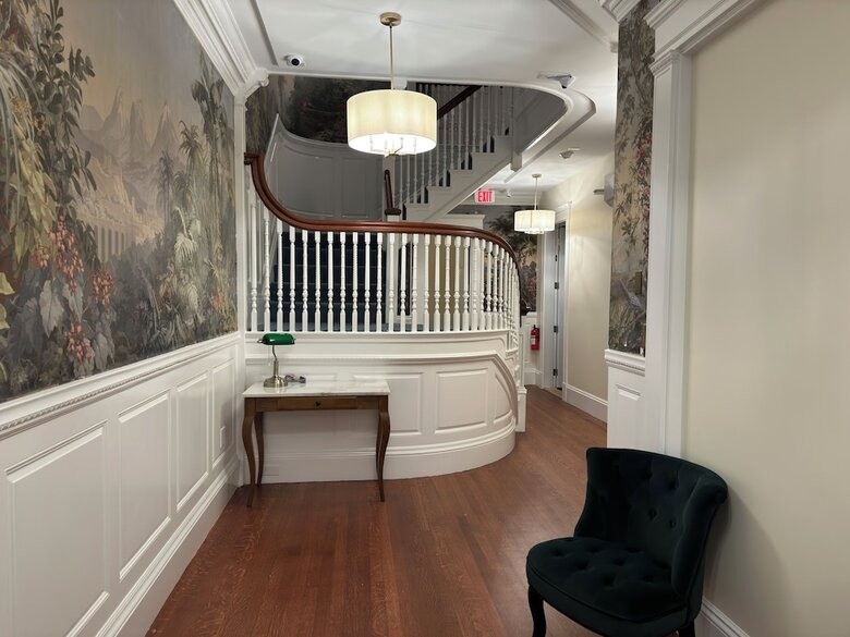 Aparthotel Charlesgate Suites