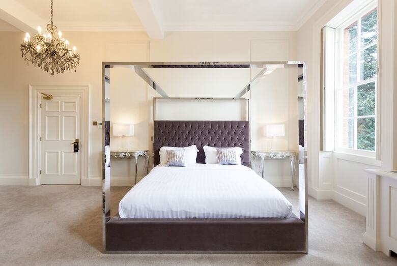 Hotel Winstanley House