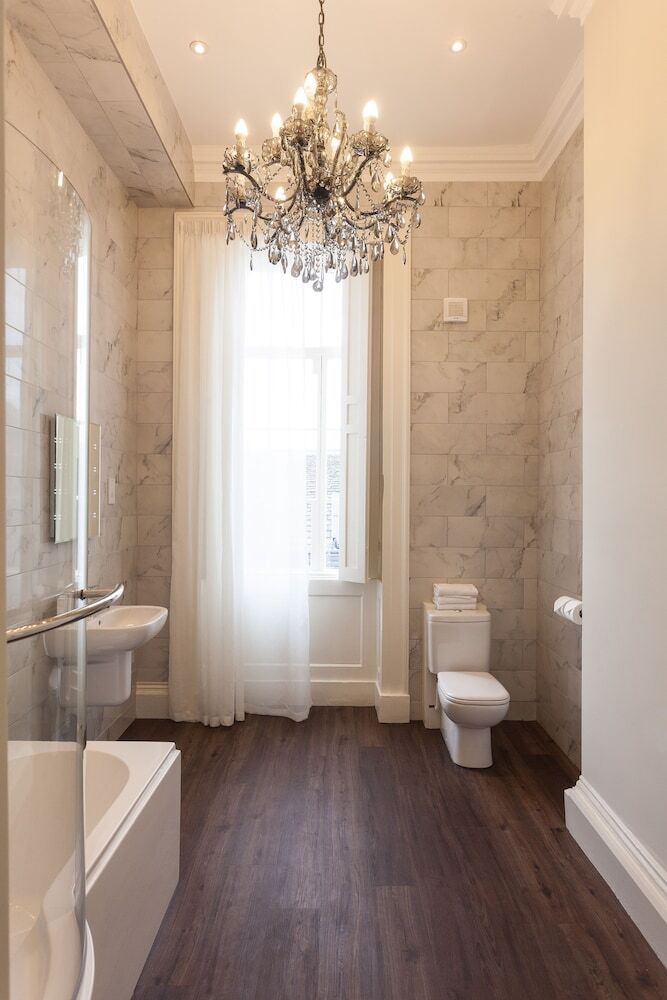 Hotel Winstanley House