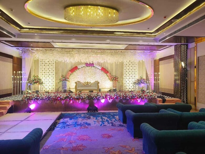 Four Leaf Hotel Akosha