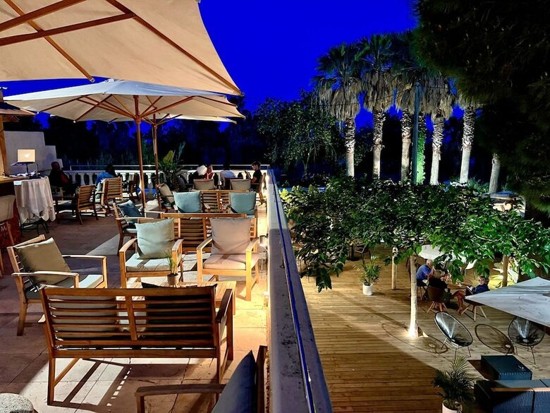 Hotel De La Mer ? Restaurant Tom Cariano