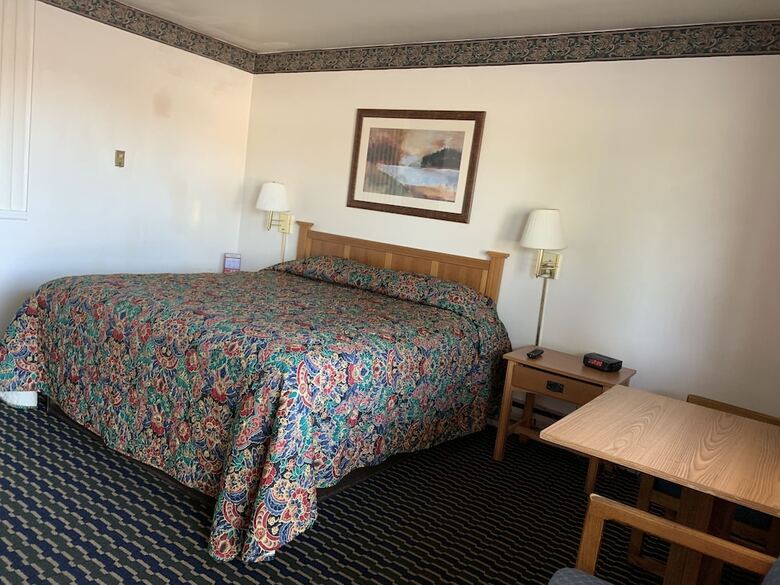 Motel Norton Shores Inn