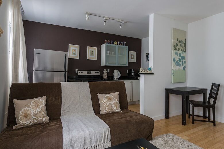 Hotel Apartment On The Beach