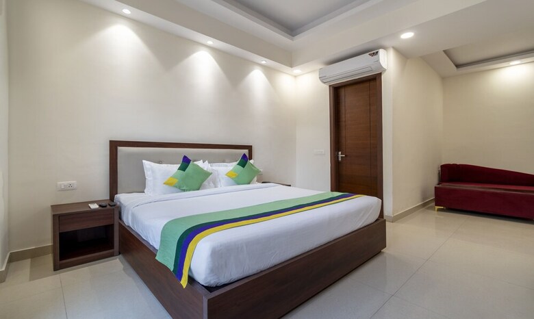 Hotel Treebo La Mirage Suite