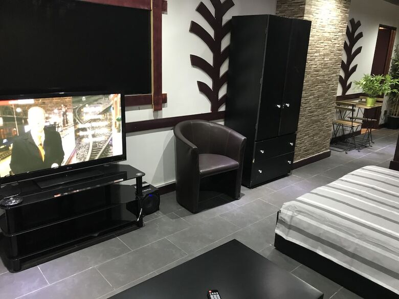 Hotel Halz City Estates