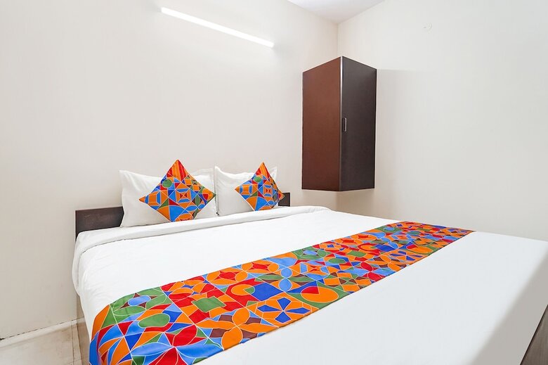 Hotel Fabexpress Epic Residency