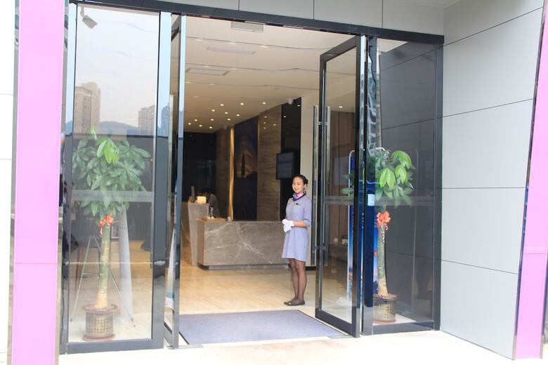 Lavande Hotel Gz Longdong Metro Station Branch
