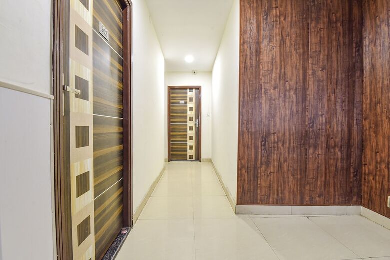 Hotel Fabexpress Mohan Vilas Residency