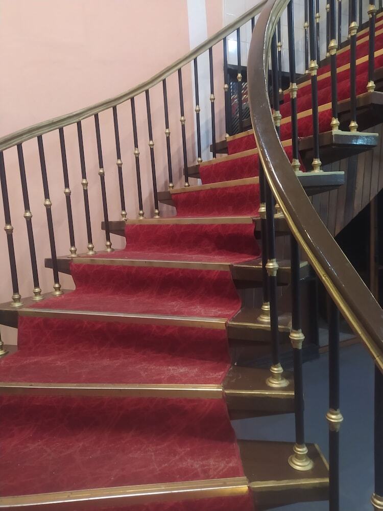 Hotel S�r�c� Oteli
